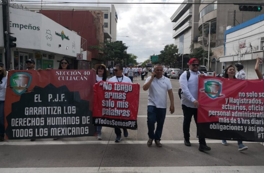 Marchan trabajadores del Poder Judicial de la Federación