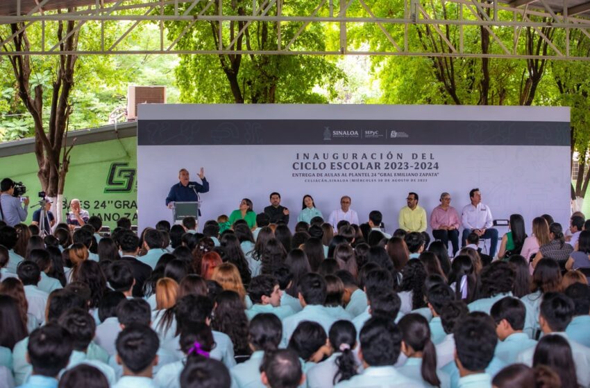  Trazar su futuro con responsabilidad y esfuerzo les garantizará el éxito: Rocha Moya a alumnos de COBAES