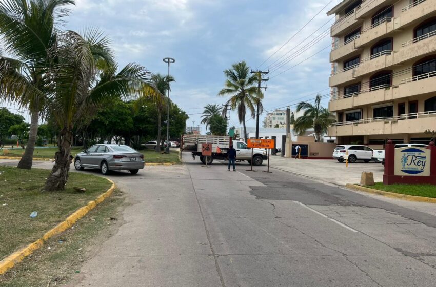  Para reponer el Colector Cerritos, está parcialmente cerrado el flujo vial en Avenida Sábalo Cerritos