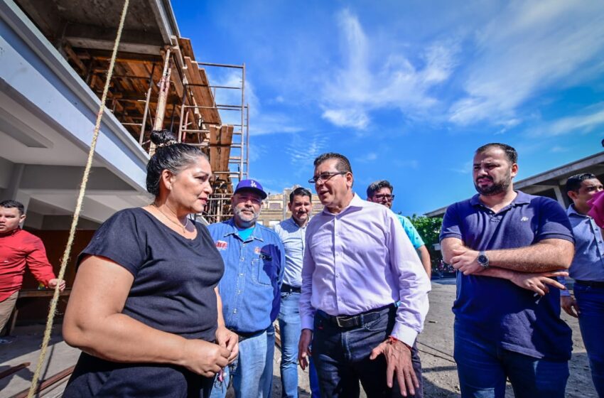  Recorre alcalde de Mazatlán primaria Sixto Osuna, en Villa Unión