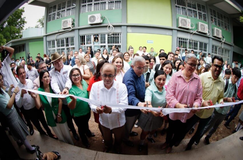  Trazar su futuro con responsabilidad y esfuerzo les garantizará el éxito: Rocha Moya a alumnos de COBAES