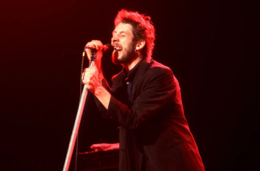  Muere Shane MacGowan, líder de The Pogues, a los 65 años 