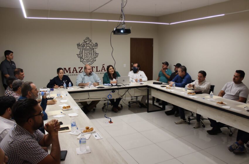  Capacitan a productores de agave en Mazatlán para obtener certificación de mezcal artesanal en Sinaloa