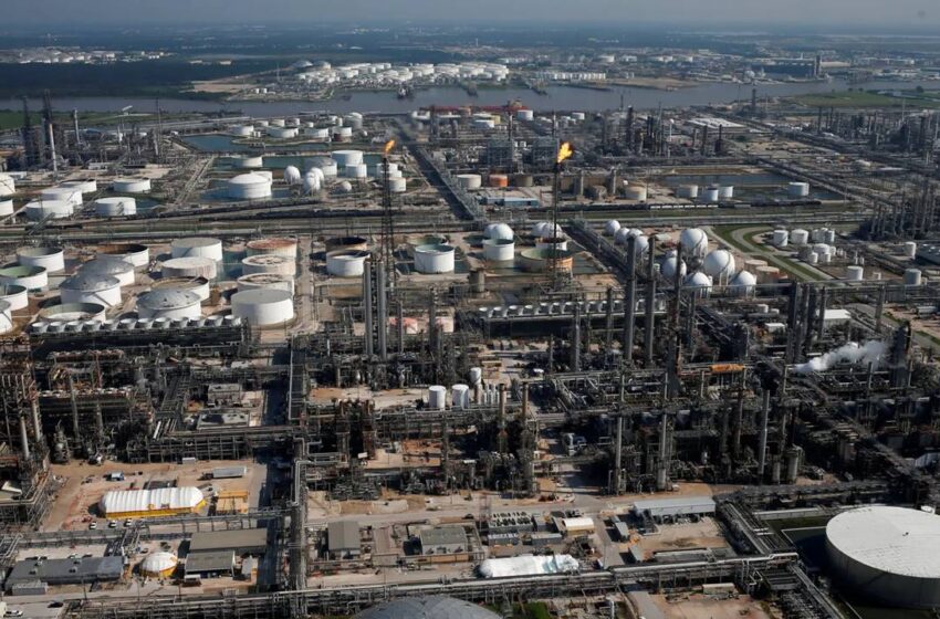  Refinería de Pemex en Deer Park reduce producción por tormenta invernal