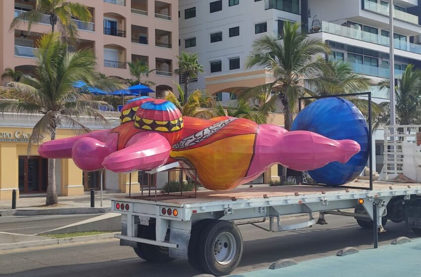  Ya vienen los monigotes carnavaleros, taquilla y baños ya fueron instalados en Mazatlán