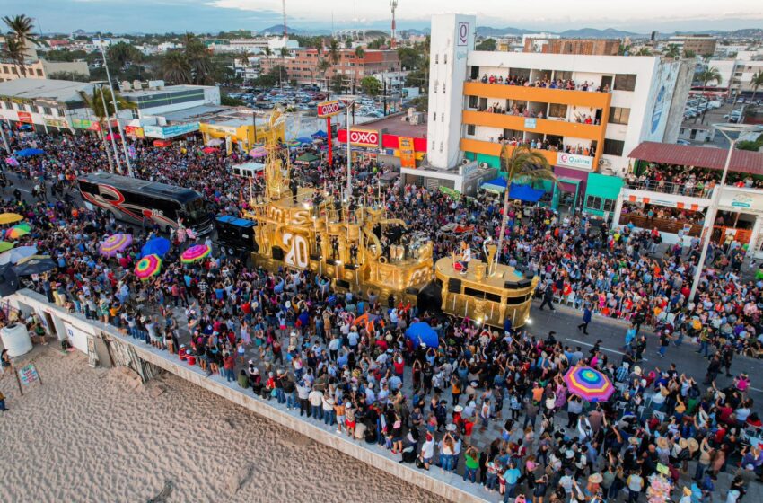  ¡Son de 100 y 250! Ya rentan sillas para ver el desfile del Carnaval de Mazatlán