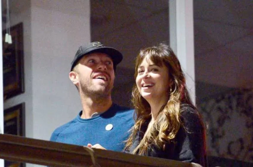  ¡Hay boda! Dakota Johnson y Chris Martin se comprometieron