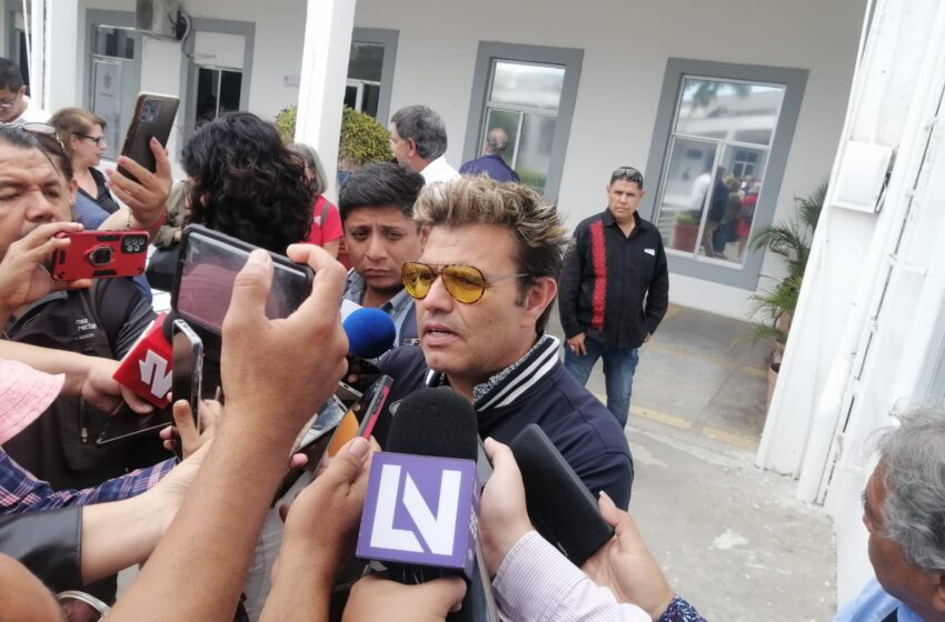  ‘No se trata de prohibir, se trata de regular’: Amado Guzmán sobre situación de bandas en playas de Mazatlán