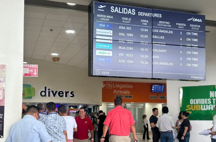  Regresan a sus hogares los turistas ‘eclipsados’ de Mazatlán