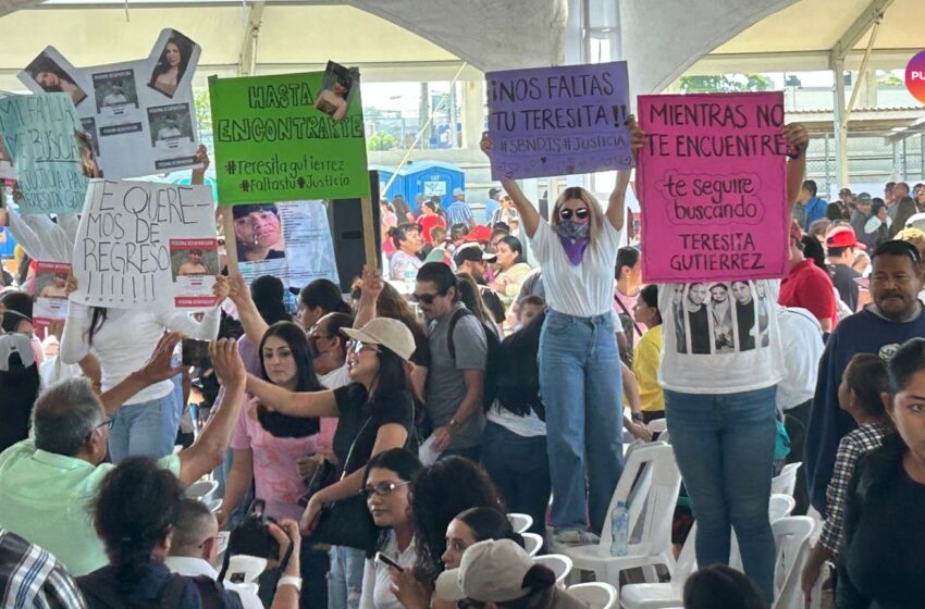  ¡Vivos se los llevaron, vivos los queremos!”: Protesta en evento de Sheinbaum