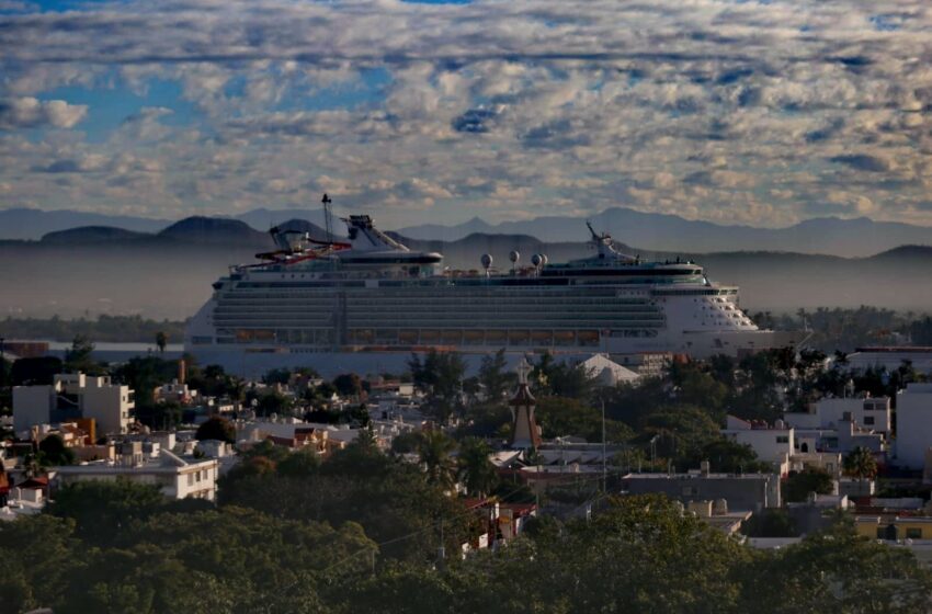  El Navigator Of The Seas se convierte en el séptimo navío en llegar a Mazatlán en este 2025