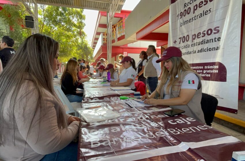  Finaliza la entrega ordinaria de Becas “Rita Cetina” en Mazatlán