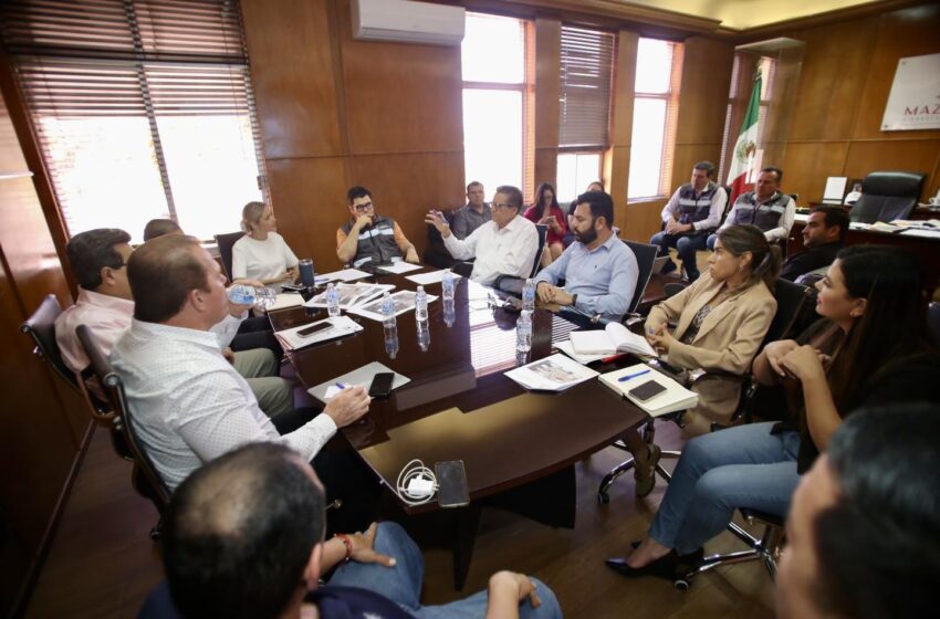  Estrella Palacios se reúne con Feliciano Castro en vías de más proyectos para Mazatlán