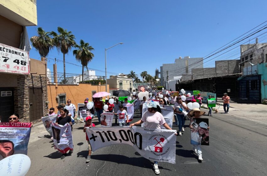  “Para nosotras no es una celebración”: Colectivo de búsqueda marchan en el Día de las Madres