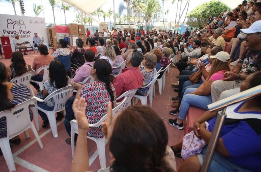 Llega Peso a Peso a familias mazatlecas con electrodomésticos, tinacos y más