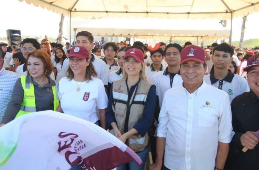 En Mazatlán van Juntos por una playa limpia